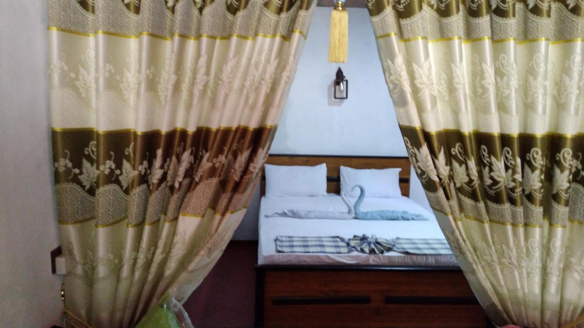 Soma Cabana, Homestay & Restaurant Tangalle Exteriör bild