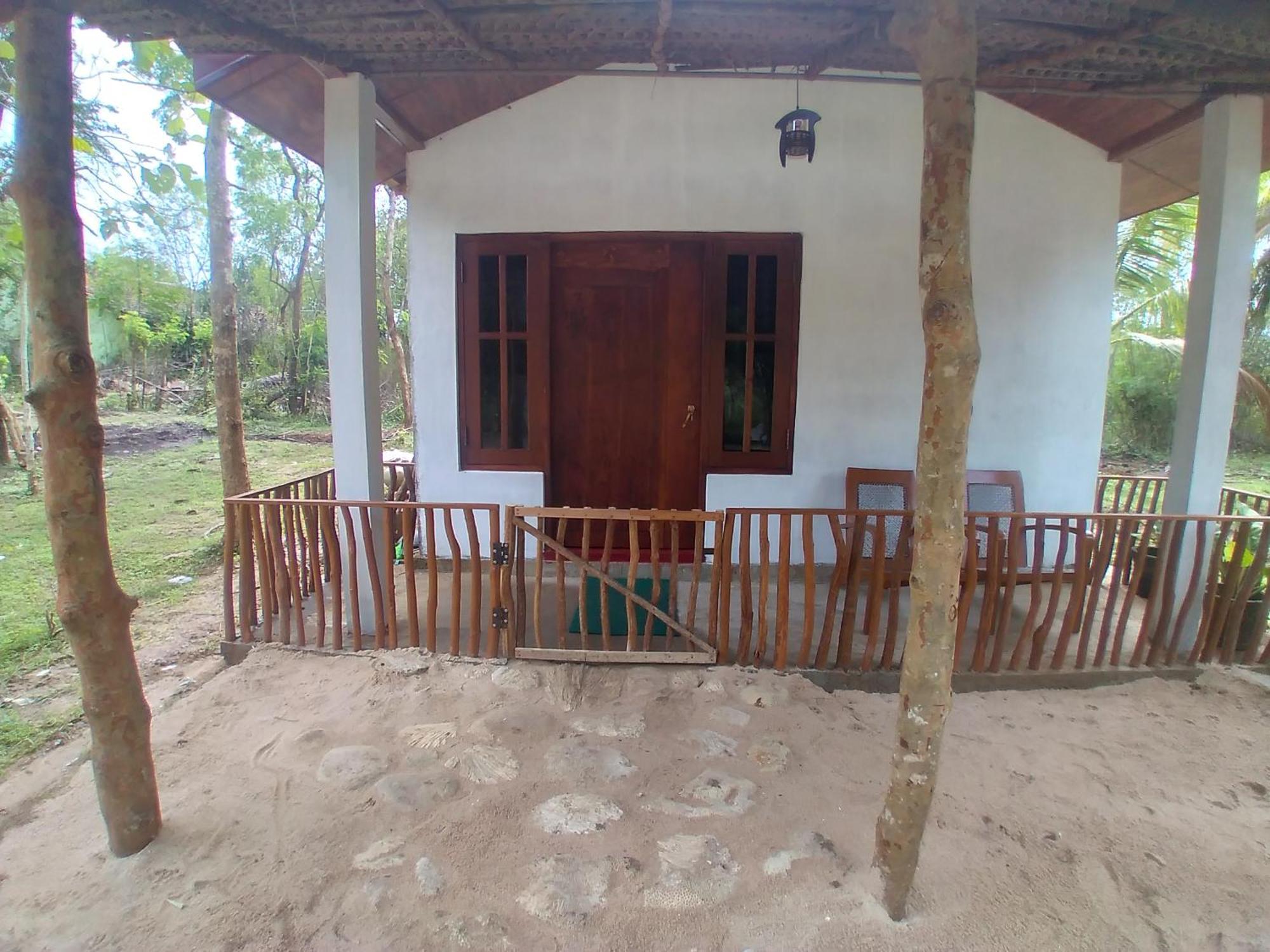 Soma Cabana, Homestay & Restaurant Tangalle Exteriör bild