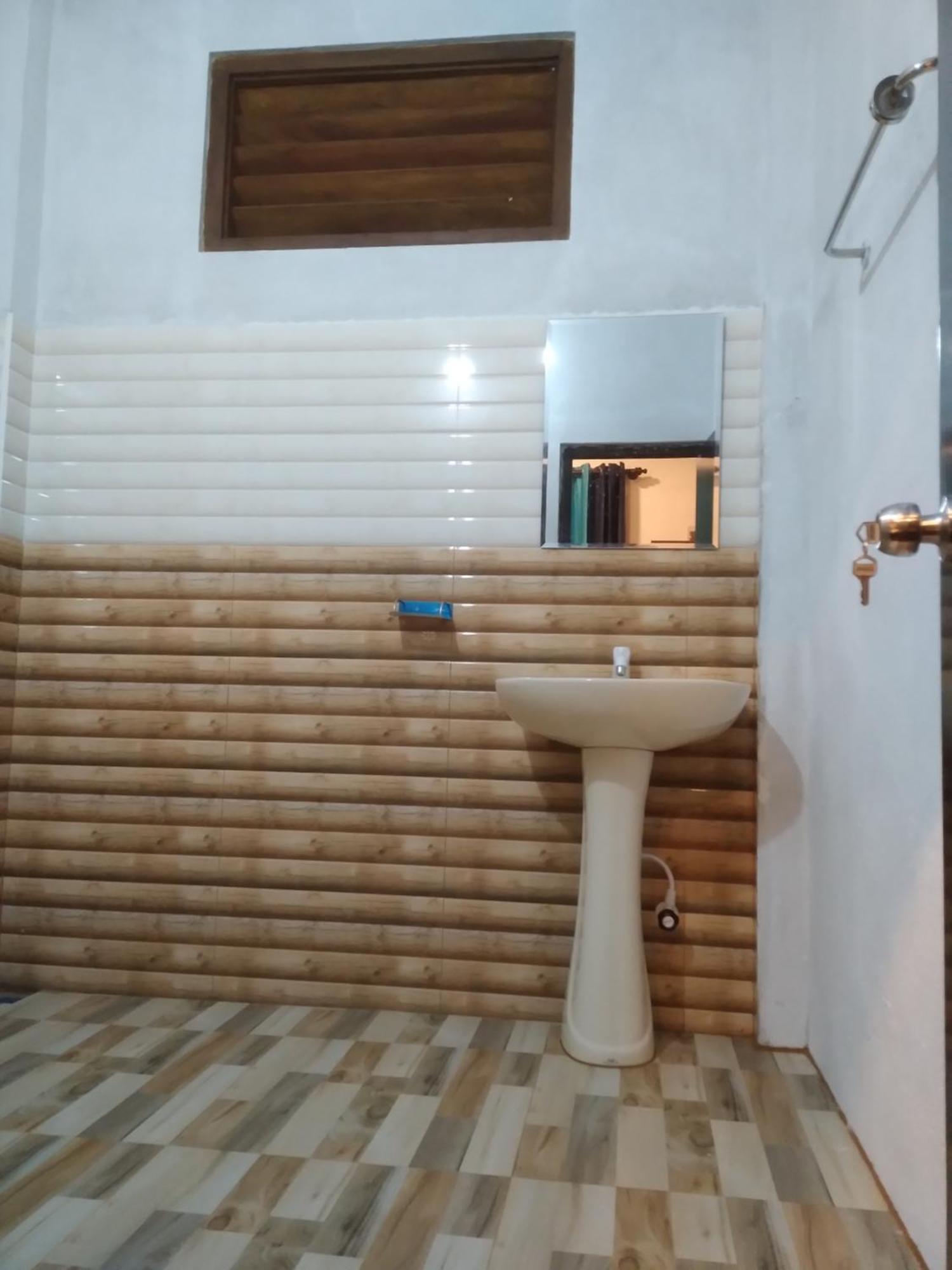 Soma Cabana, Homestay & Restaurant Tangalle Exteriör bild