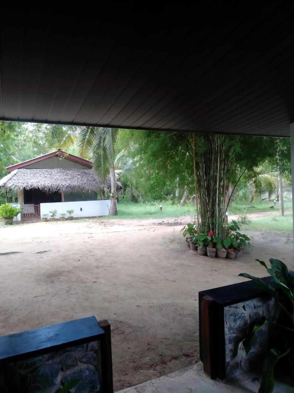 Soma Cabana, Homestay & Restaurant Tangalle Exteriör bild